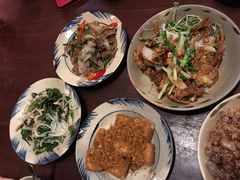 -Cuc Gach Quan Restaurant