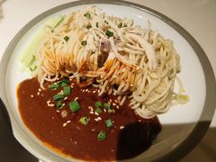 鸡丝凉面-麻六记(新天地店)