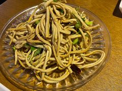 香椿苗豆腐丝-谢蟹浓·肉蟹煲(新奥店)