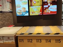 -麦当劳(伟城广场店)