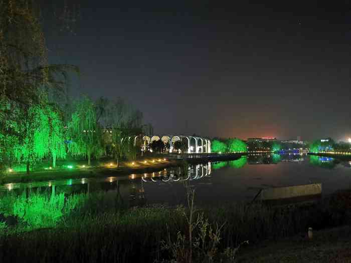 驸马沟生态公园"这驸马沟公园也太美了吧.满满的秋天气.