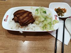 梅菜扣肉饭-南城香·饭香串香馄饨香(青年路店)