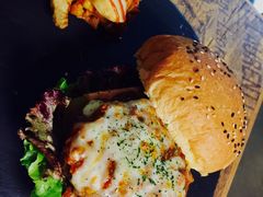 -HIGH FIVE哈福手工汉堡(桂林路店)