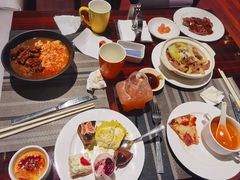 -广州万富希尔顿酒店·感趣自助餐厅·金秋蟹宴生蚝海鲜刺身