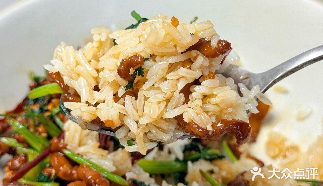 我的宅家美食日记🍳香辣肉丝盖饭（附做法）|