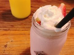 草莓酸奶思慕雪-I HOLIC艾豪丽披萨(KKone店)