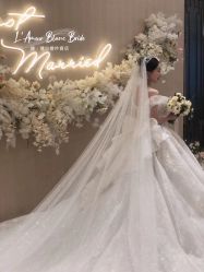 -禕·愫白婚纱商店