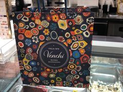 -VENCHI 闻绮(上海佛罗伦萨小镇店)