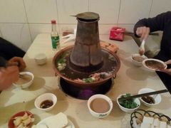 -洞庭洲·防空洞火锅·烧烤·铜锅涮肉(新百广场店)