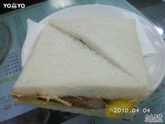 猪扒鸡蛋三文治-义顺牛奶公司