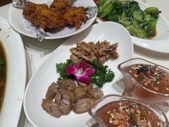 -梅利汴京烤鸭•开封豫菜地标店(东大街店)