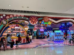 -Qmiss家庭娱乐中心(恒隆广场店)