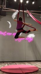 -桃秘钢管舞 Peach Pole Fitness