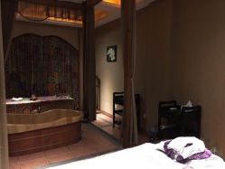 -蕾蕾美颜美容美体