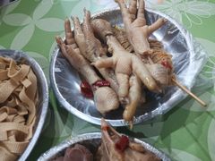 -梁老三麻辣鸡头(汝河小区店)