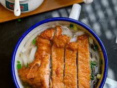 秘制炸大排-十八家面馆(均瑶店)