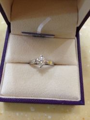 -威德钻石-克拉钻大本营(南京东路店)