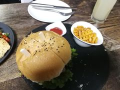 -HIGH FIVE哈福手工汉堡(桂林路店)