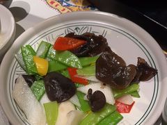 -云海肴·汽锅鸡·云南菜(天山百盛优客店)