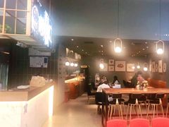 -POKEE VIA&Brunch·维娅(重庆来福士店)