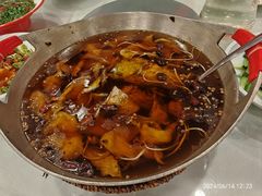 -鑫巴蜀小镇 · 水煮鱼专研店(玉桥店)