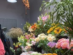 -何兮花店·气球派对鲜花店(马桥银春路万科城店)