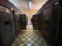 -吐斯廉屠杀博物馆