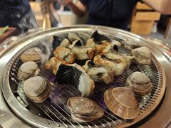 -围炉肉舍•炭烤活鳗•丹东海鲜烤肉(步行街店)