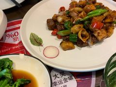 菌酱螺旋粉炒牛肉粒-有璟阁港式餐厅(国贸商城店)