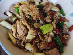 弥勒杀猪菜-湖泉水云间餐厅·弥勒地道菜(B座店)