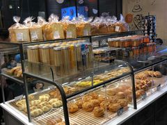 面包甜点陈列柜-面包新语(滨湖万达店)