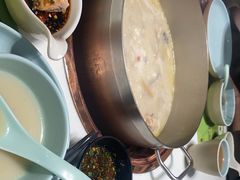 -洪氏嗨捞·猪肚鸡火锅(阳光天地店)