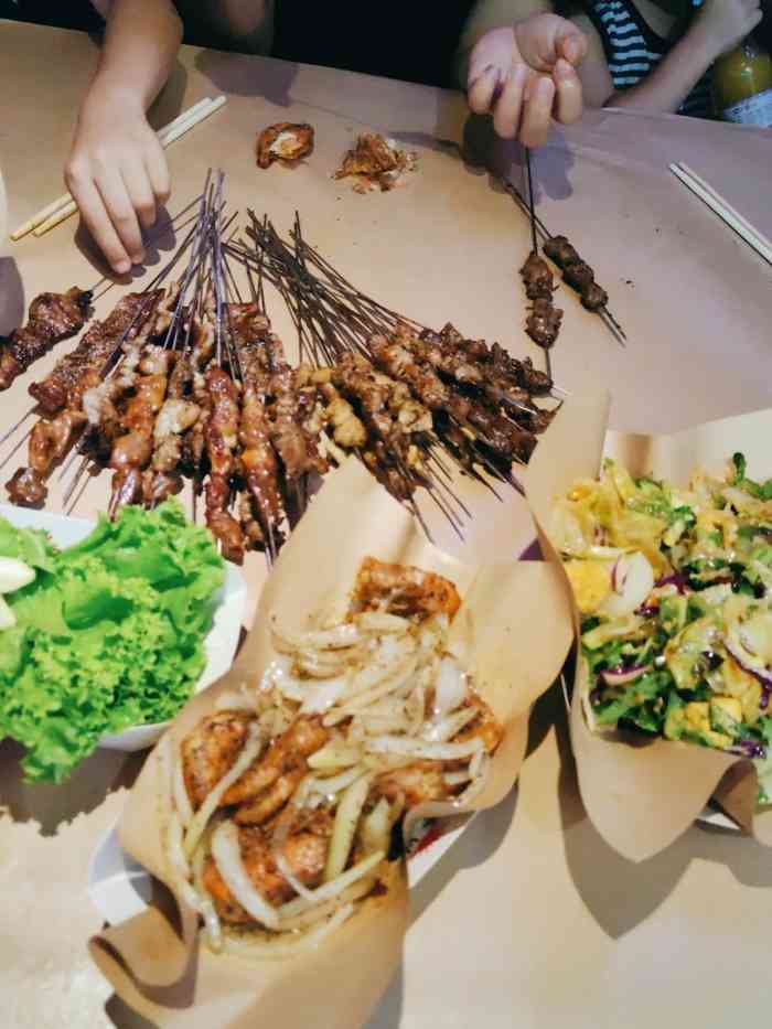 猿来n年以前徒手餐厅(嘉兴店)-"[薄荷]环境: 整体装修风格是山洞,想要