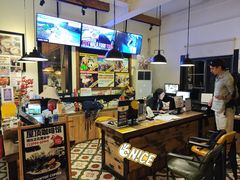 -拖板鞋咖啡旅行酒店(春熙路地铁站店)