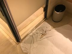 浴室的水蔓延到房间-广州汇华希尔顿逸林酒店