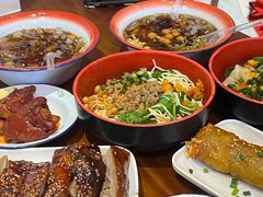 -爆炸头阿姨小四川正宗川味小吃(无任何分店)