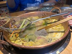 -洱火云南酸菜牛肉火锅(石景山当代商城店)