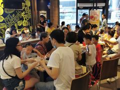 等位区-麦当劳(龙湖时代天街店)