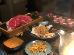 -湊湊火锅·茶憩(打浦桥日月光店)