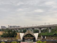 -茅草房·河畔园林火锅
