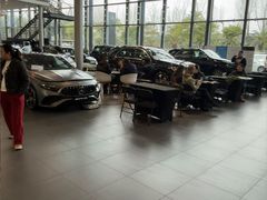 -成都中升之星奔驰4S店