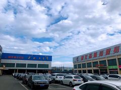 -健龙森俱乐部·游泳·健身·羽毛球综合体育馆