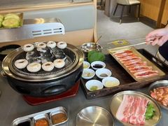 -围炉肉舍•炭烤活鳗•丹东海鲜烤肉(步行街店)