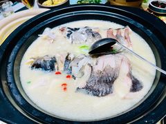 农夫山泉炖的奶汤鱼头-7017浙菜•建德味(中财店)