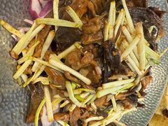 -鑫渔港海鲜本地菜·山海关浑锅(东戴河店)