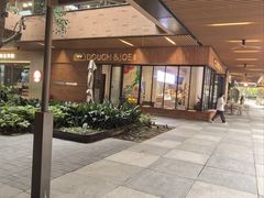 -瑞虹新天地月亮湾