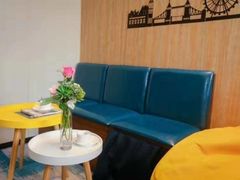 -魔方公寓(碧云国际店)