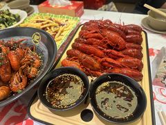 -肥肥虾庄·金牌油焖大虾(汉口城市广场店)