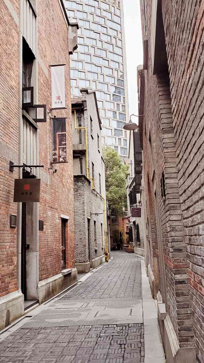 上海新天地-"新天地活力街区经过一段时间的休整今天又回.