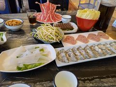 -云中捞高空旋转餐厅(商茂世纪广场店)